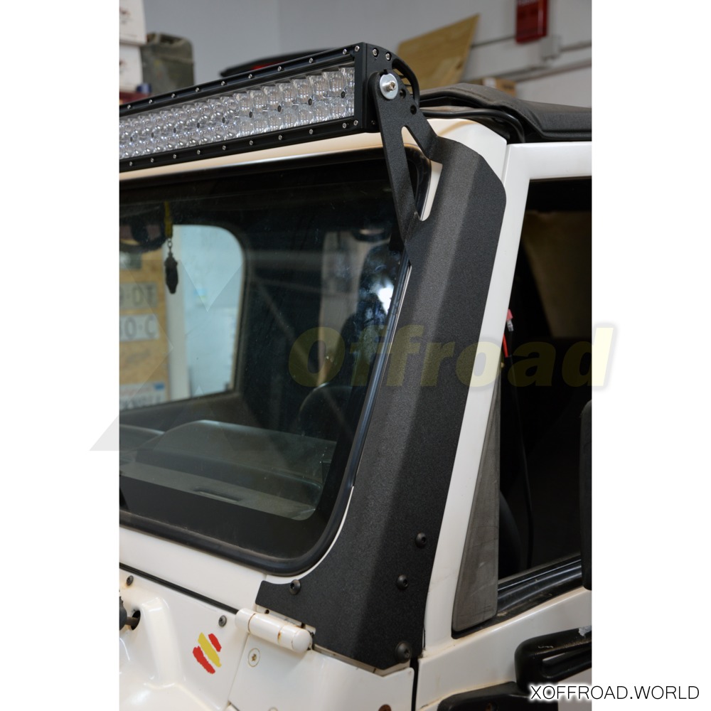 Supporto Barra LED Da Parabrezza Quadratec Per Jeep Wrangler JK