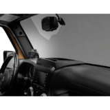 Mobiltelefon tartó a műszerfalon.