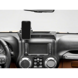 Mobiltelefon tartó a műszerfalon.