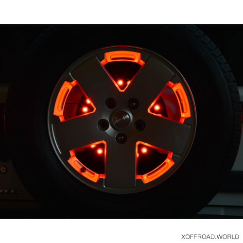 LED kroužek třetího brzdového světla pod rezervní pneumatiku