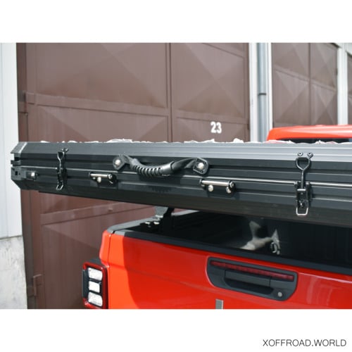 Hard Shell Roof Top Tent With Ladder